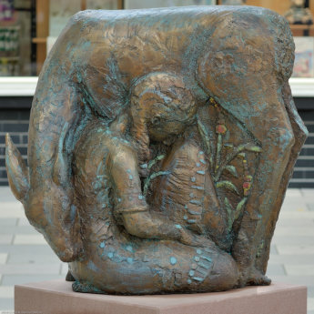 Hanauer Märchenpfad Skulptur Brüderchen und Schwesterchen