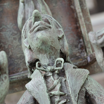 Hanauer Märchenpfad Skulptur Tischlein deck dich