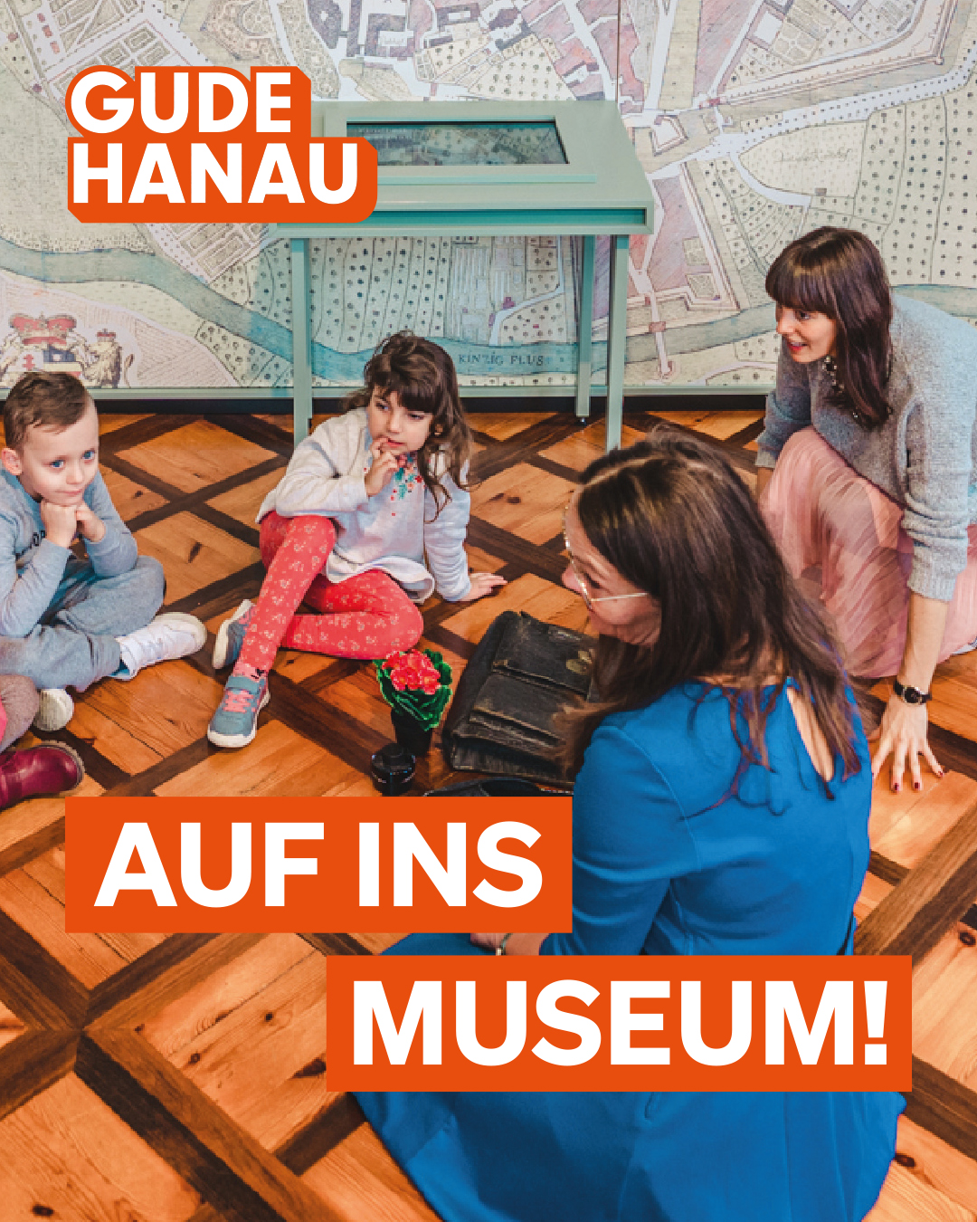 Kinder und Erwachsene im Museum