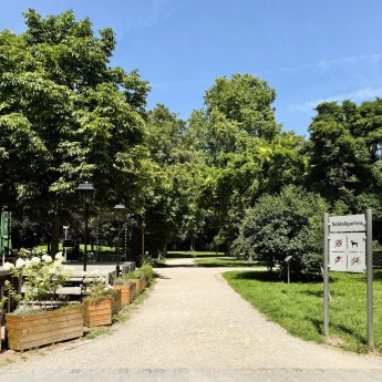 Märchenpfad Start Schlossgarten